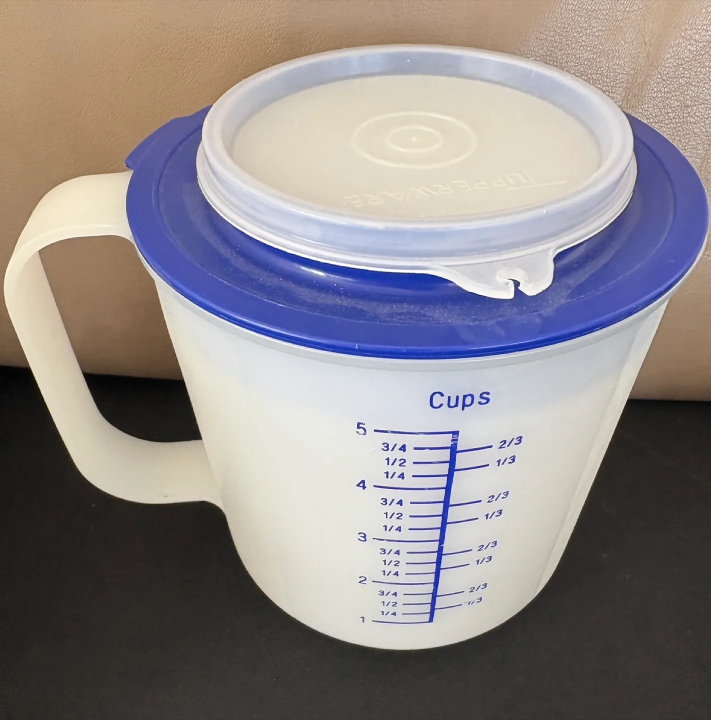 Tupperware 1200ml/40oz Measuring Jug thumbnail