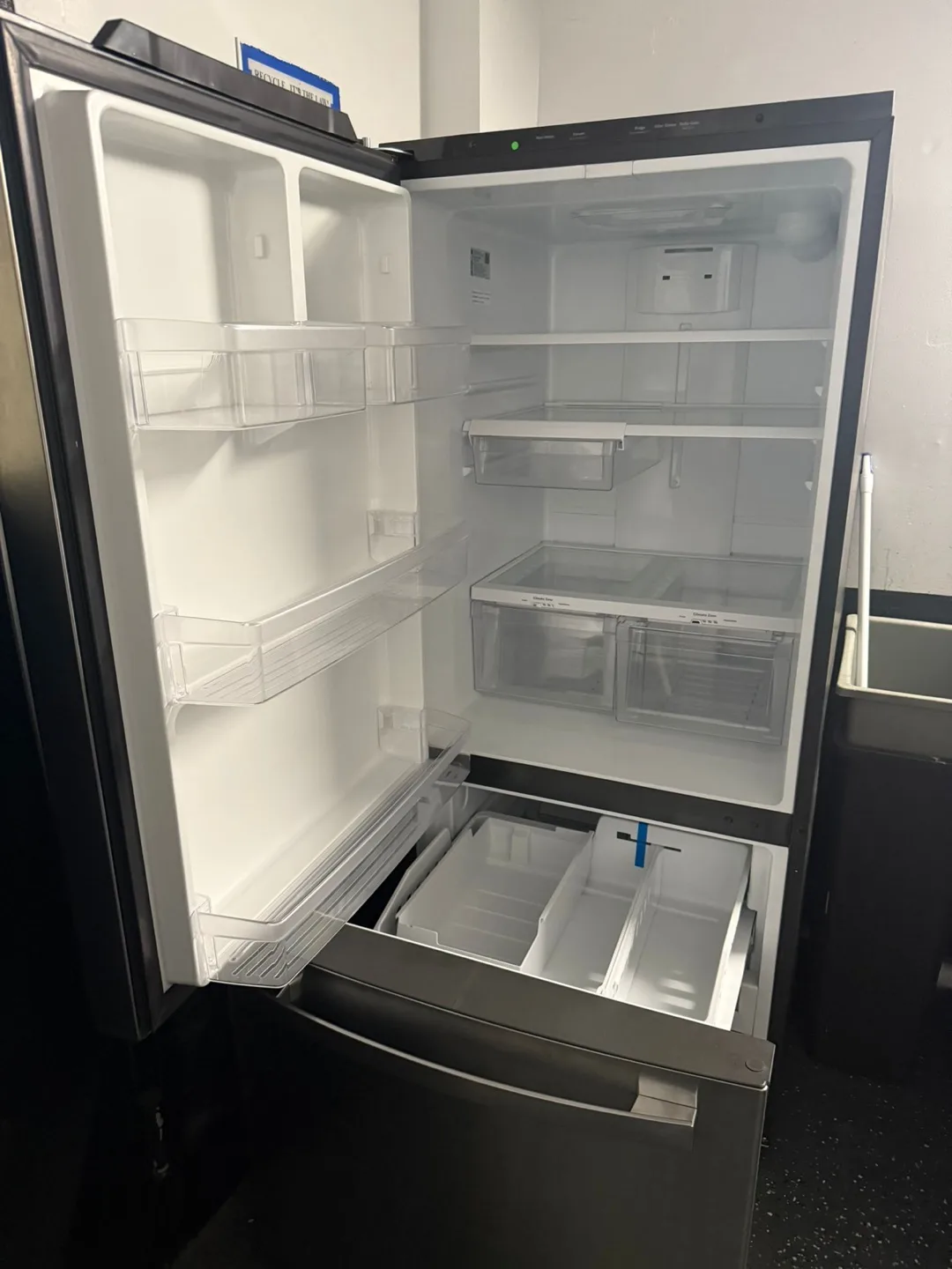 GE Stainless Steel Refrigerator image indicator(2)