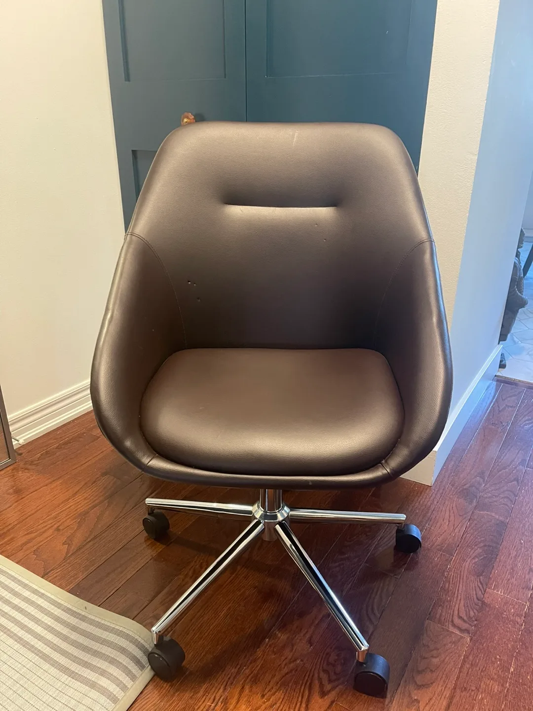 Brown Office Chair - adjustable thumbnail