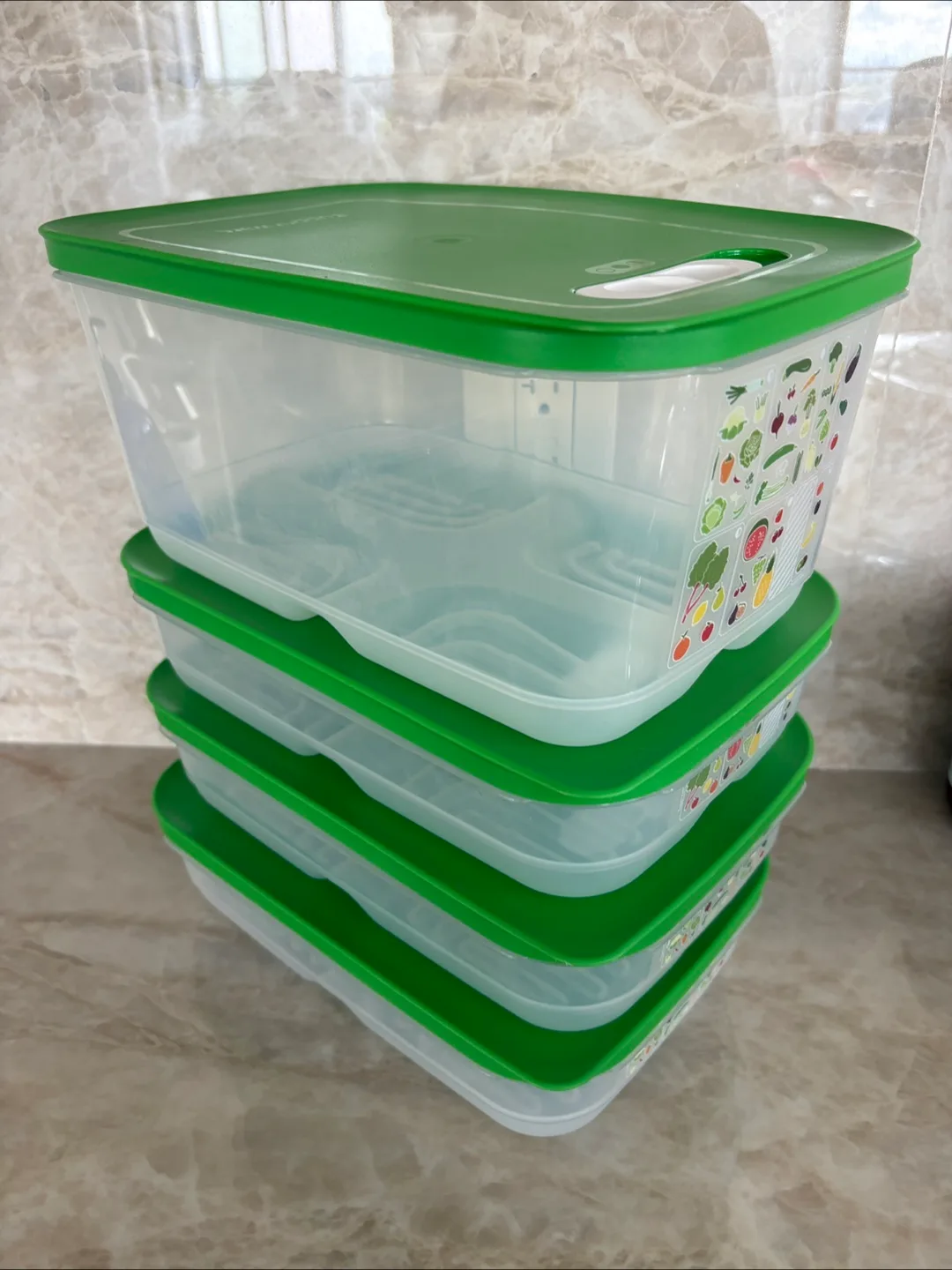 NEW Tupperware FridgeSmart Containers - Set of 4 thumbnail