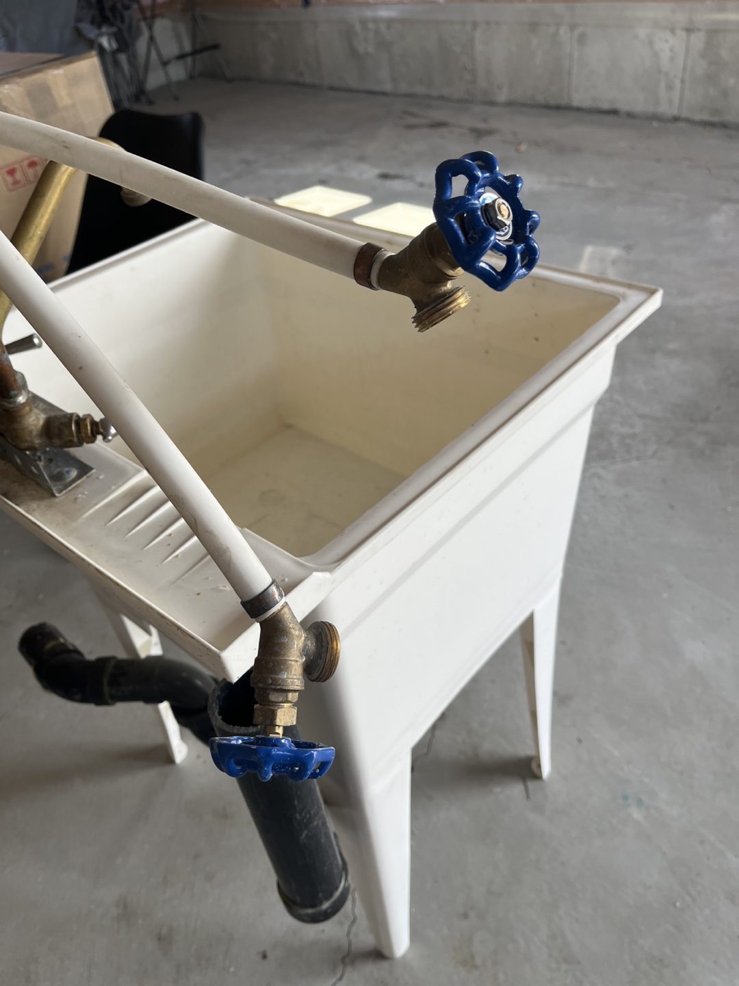 Laundry Sink - White Utility Sink - photo 2