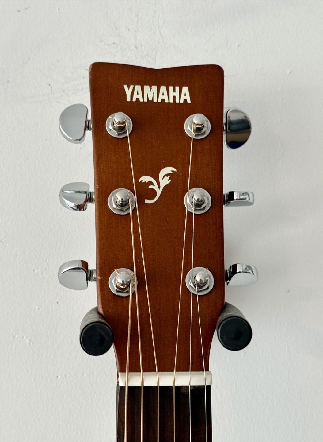Yamaha F325 Acoustic Guitar - photo 4