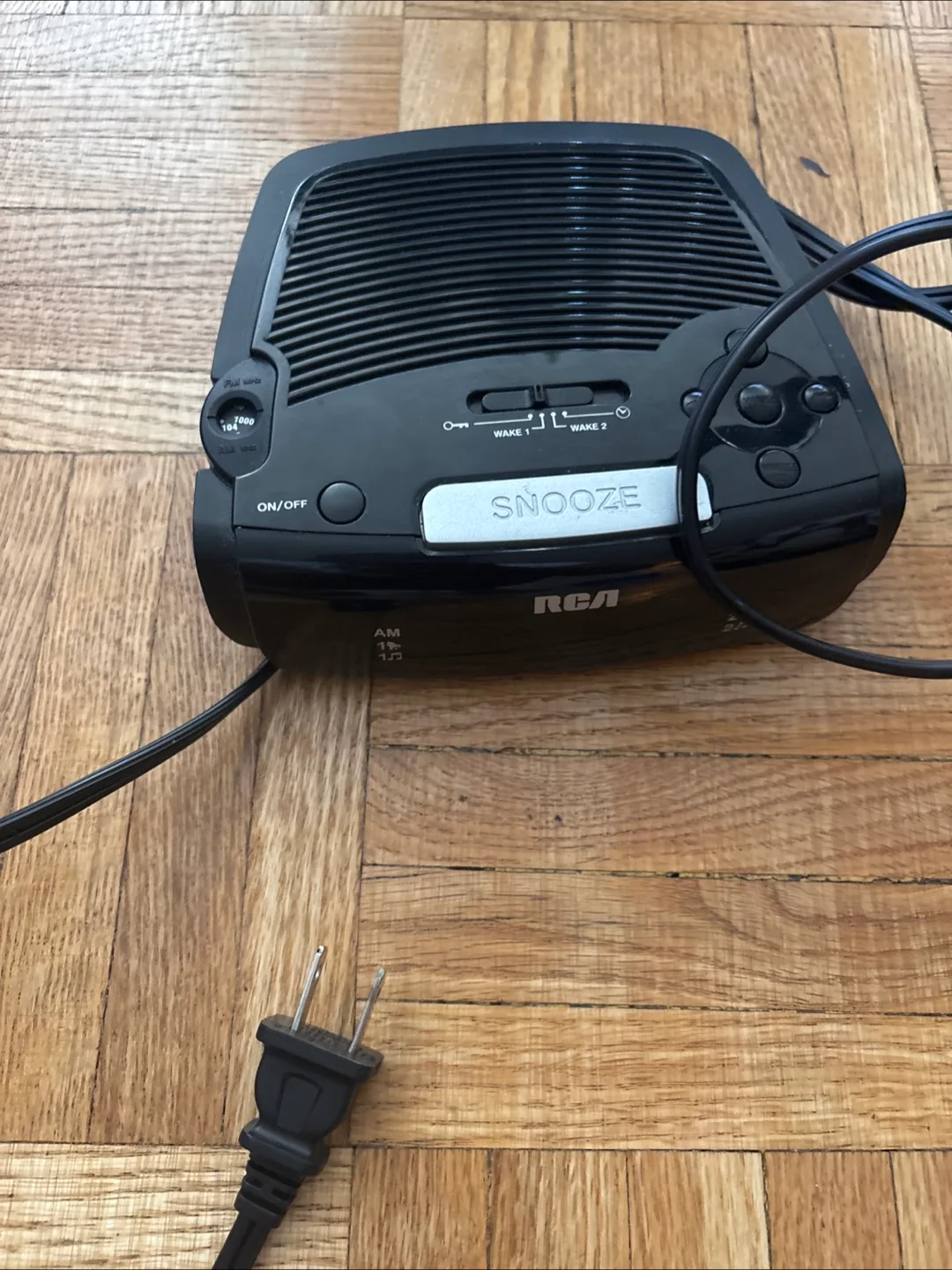 RCA Alarm Clock Radio thumbnail