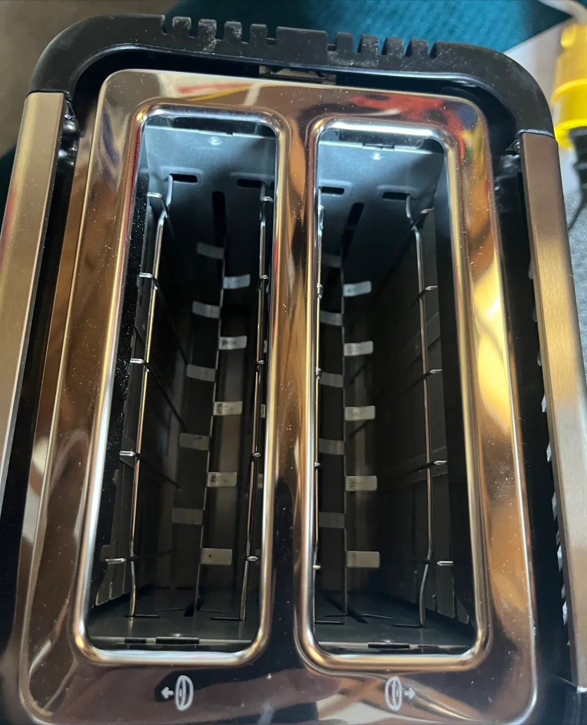 Chefman Smart Touch 2-Slice Digital Toaster image indicator(4)