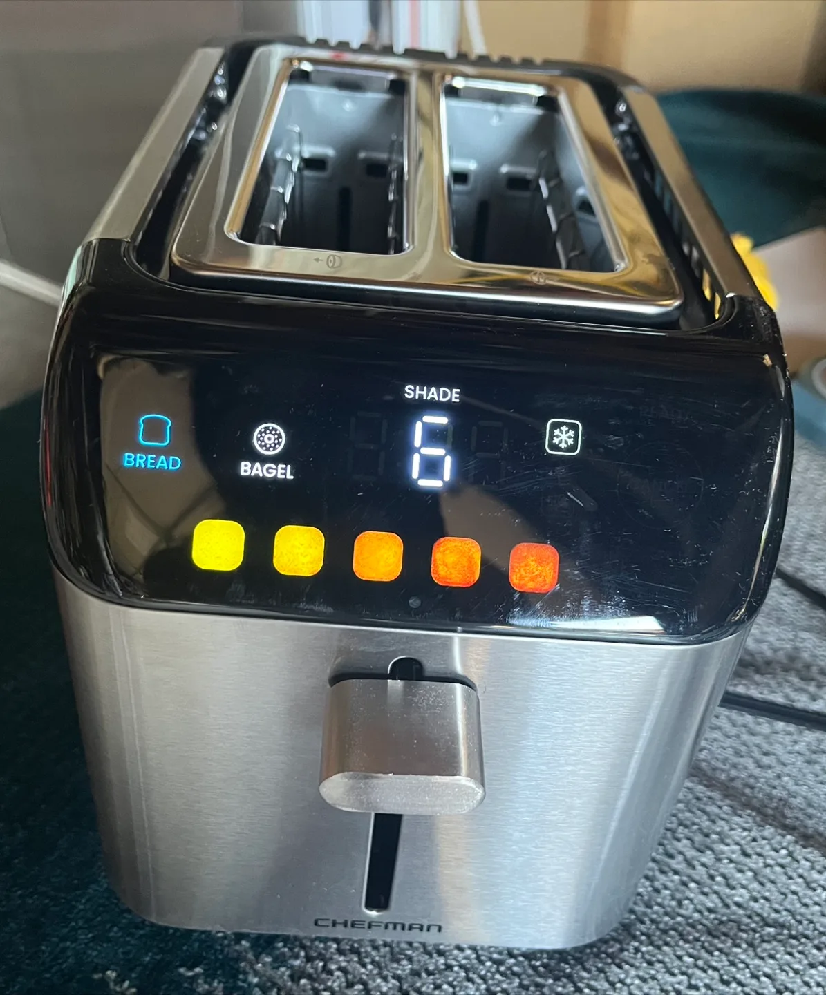 Chefman Smart Touch 2-Slice Digital Toaster image indicator(2)