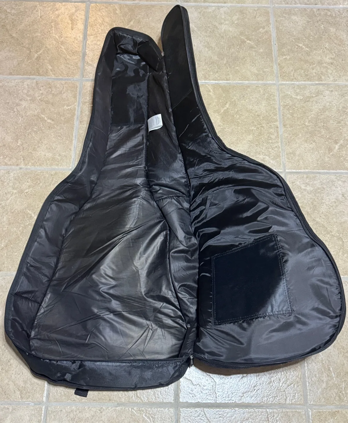 Ritter Black Guitar Case image indicator(5)