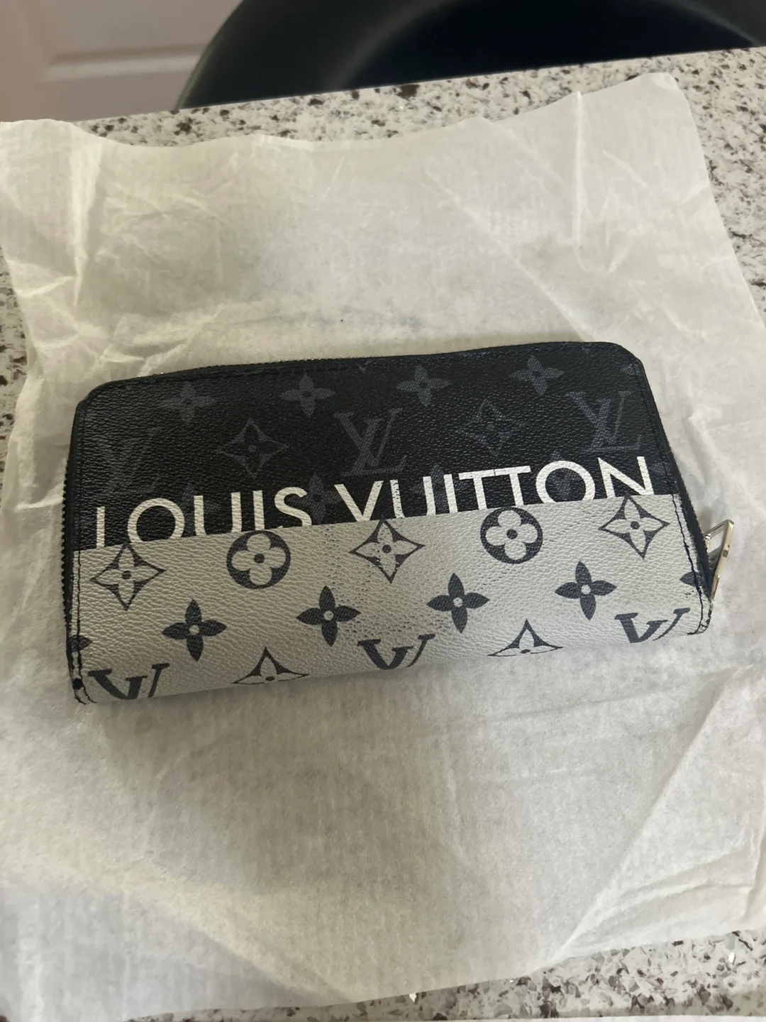 Louis Vuitton Wallet thumbnail