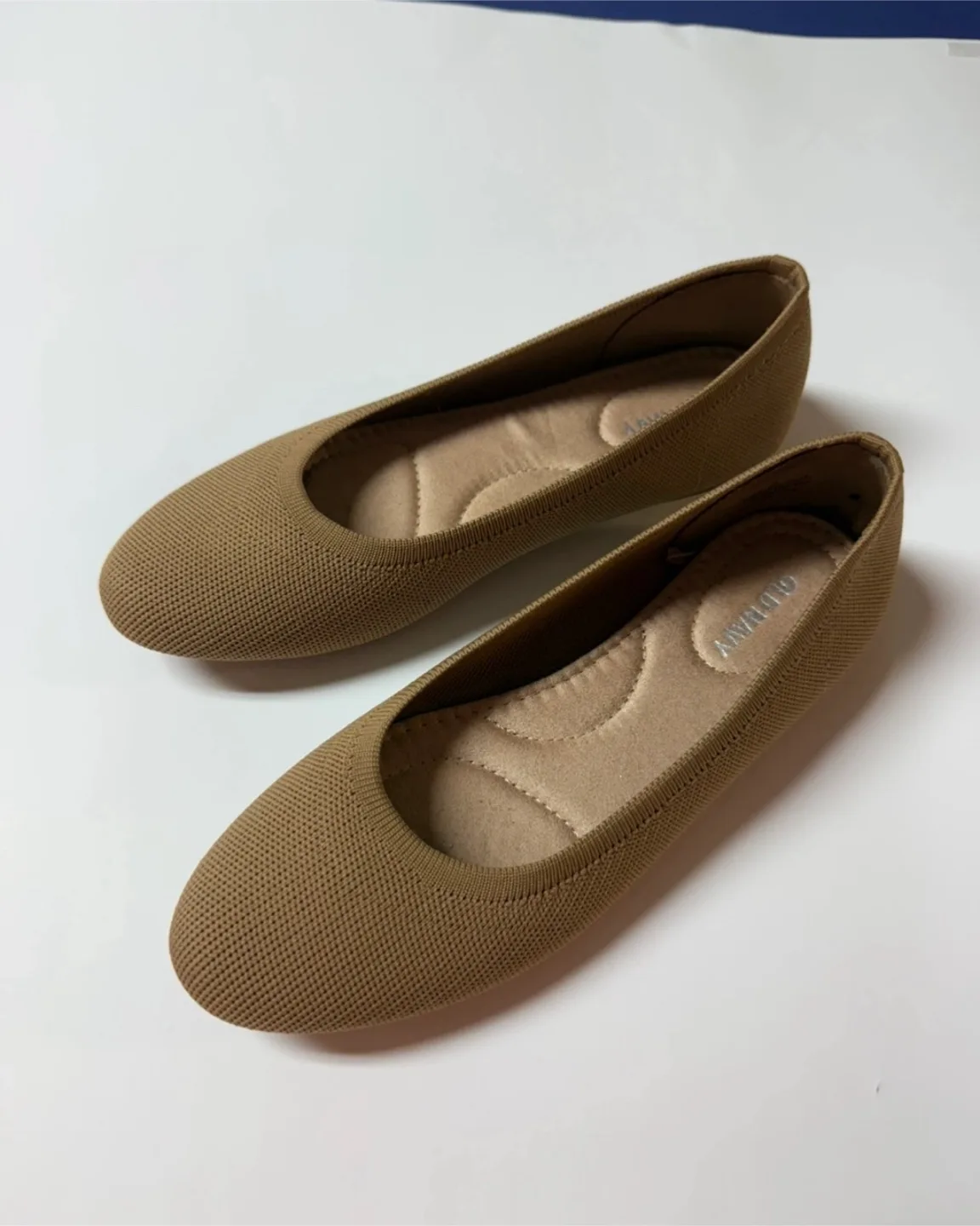 New Beige flats Size 6 thumbnail