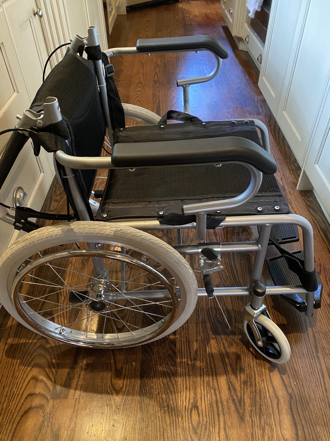 Wheelchair Lightweight and Foldable - photo 2