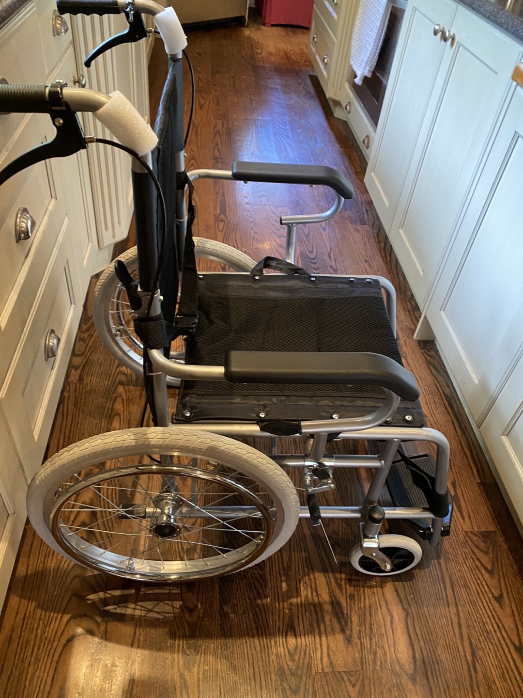 Wheelchair Lightweight and Foldable - photo 4