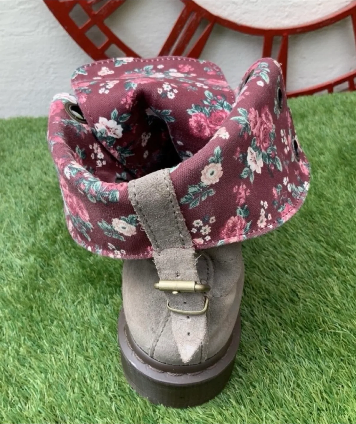 Dr. Martens 1914 Triumph Aimilita Aimee Taupe Suede Boots size 7 image indicator(10)