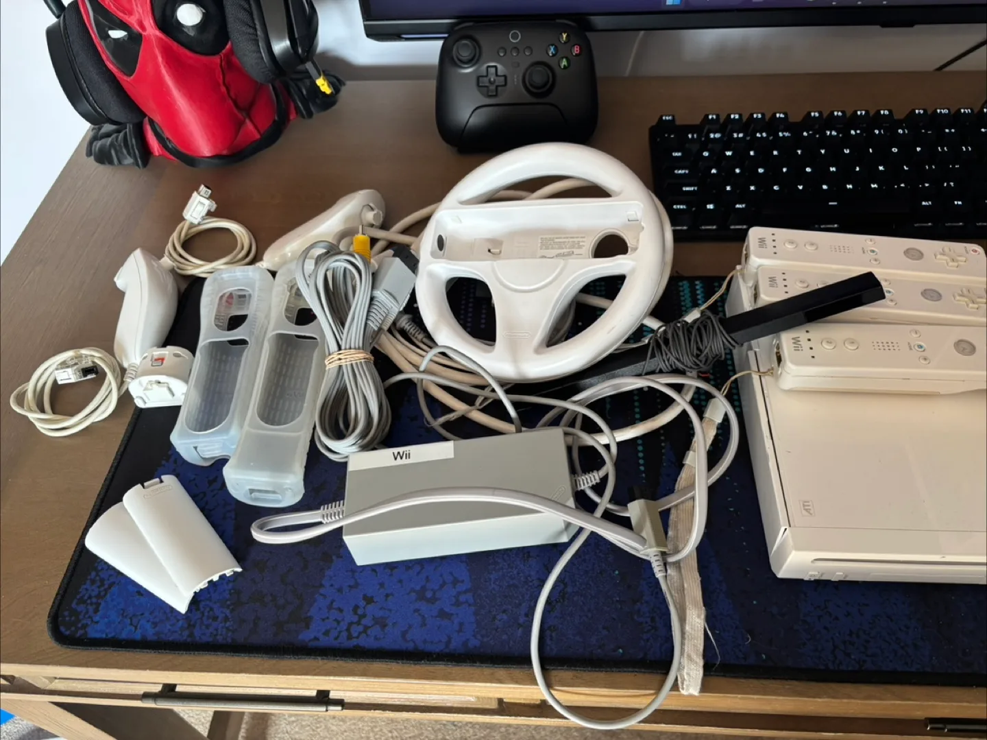 Nintendo Wii Console & Games Bundle thumbnail