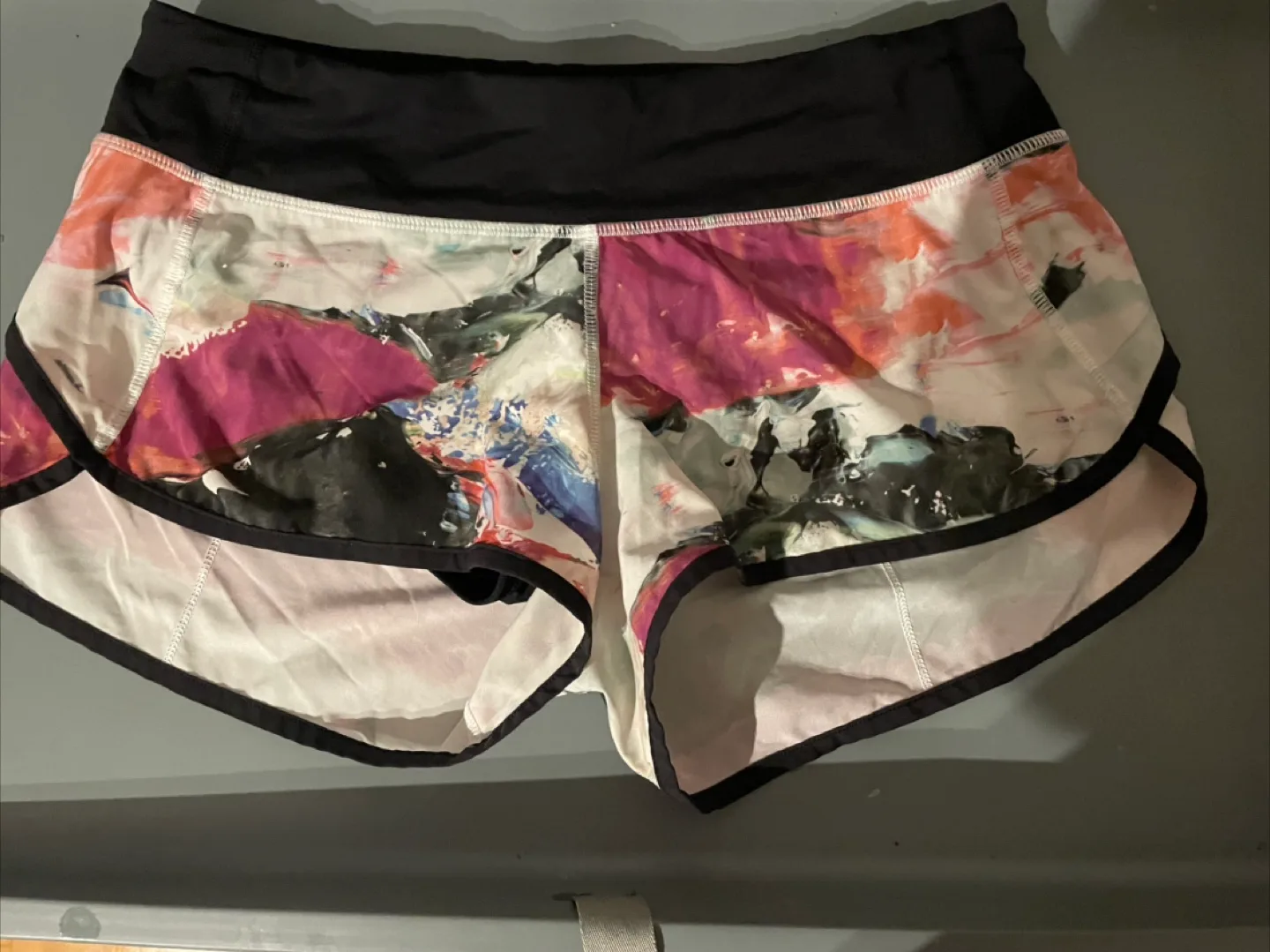 Lululemon Running Shorts Size 6 thumbnail
