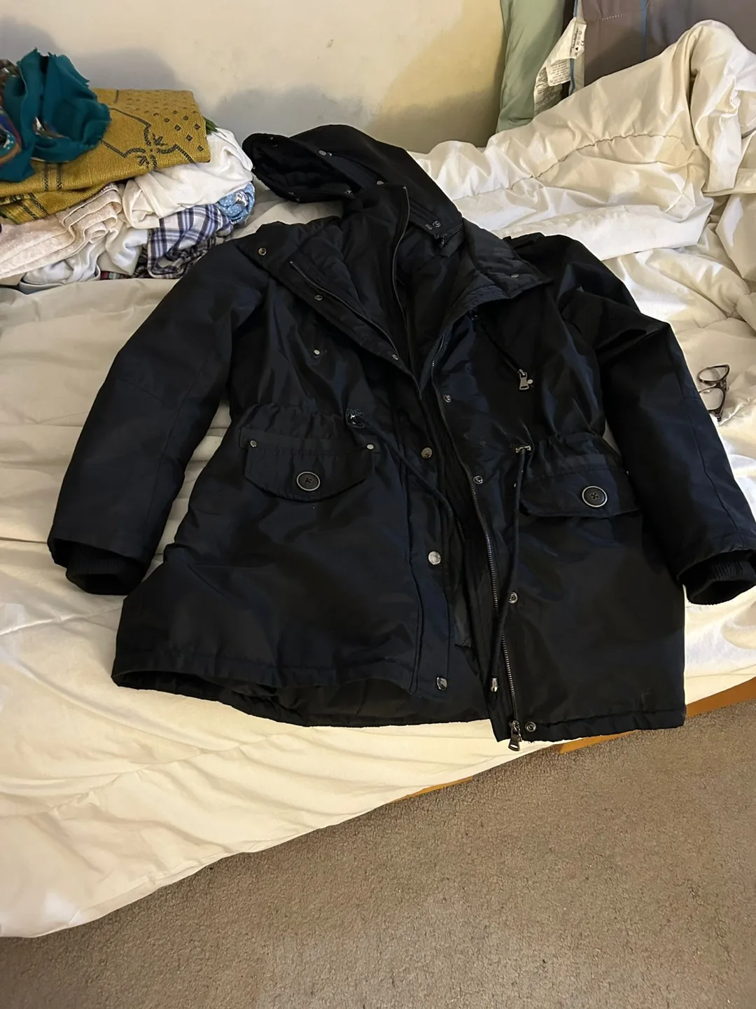 Le Chateau Black Winter Parka image indicator(3)