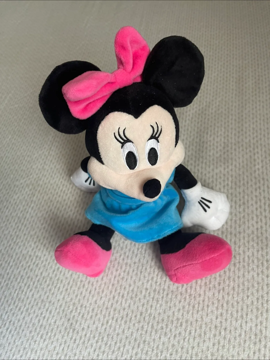 🇨🇦 Minnie Mouse Plush Toy image indicator(4)