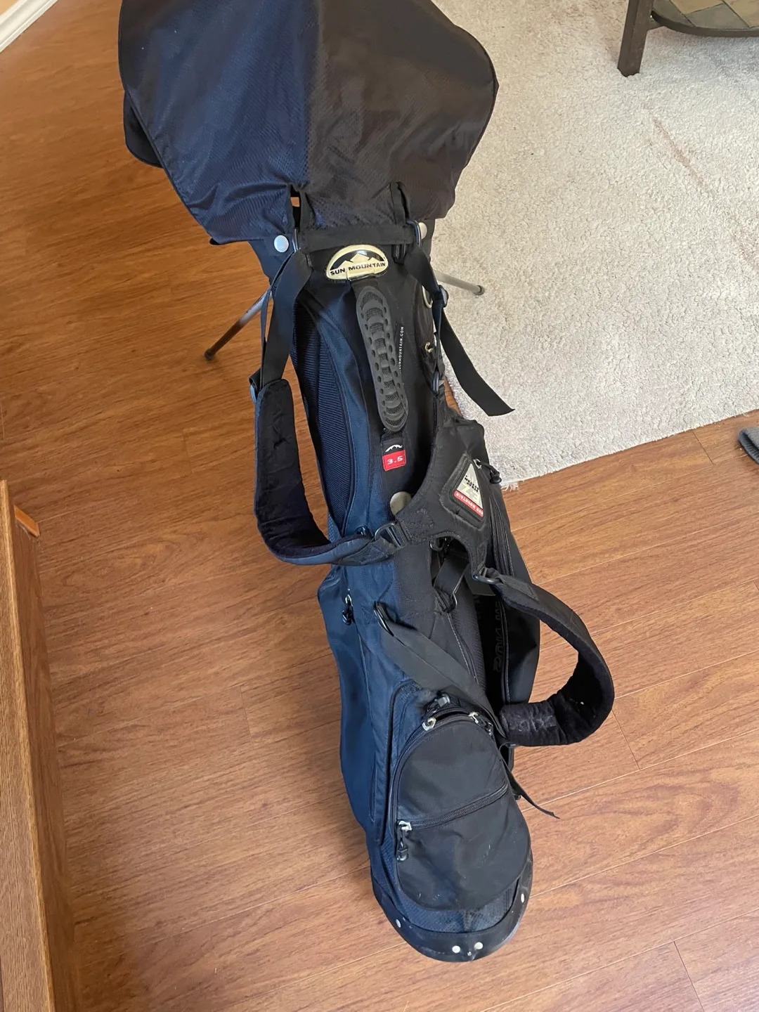 Sun Mountain Golf Bag with golf clubs image indicator(2)