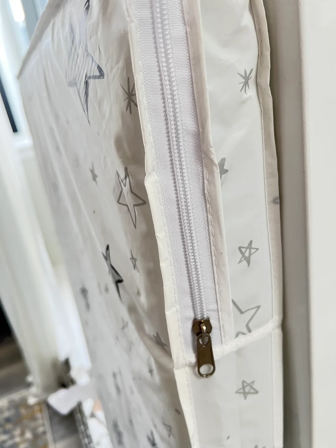 Simmons Portable Crib Mattress - almost New! image indicator(4)