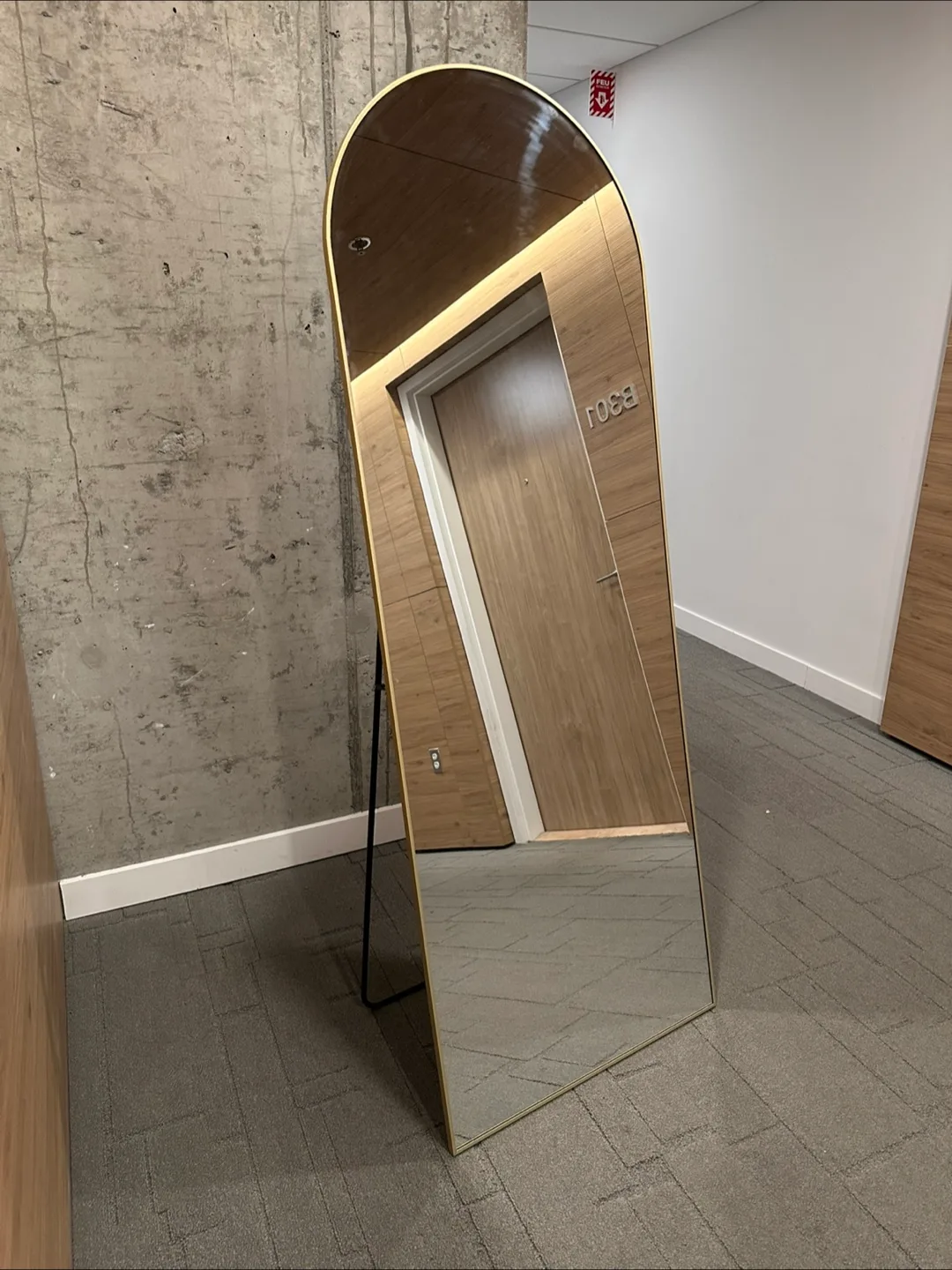 Gold Framed Arched Full Length Mirror thumbnail