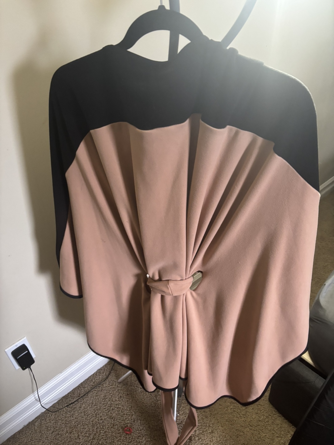 Cape - Black and Beige - photo 2