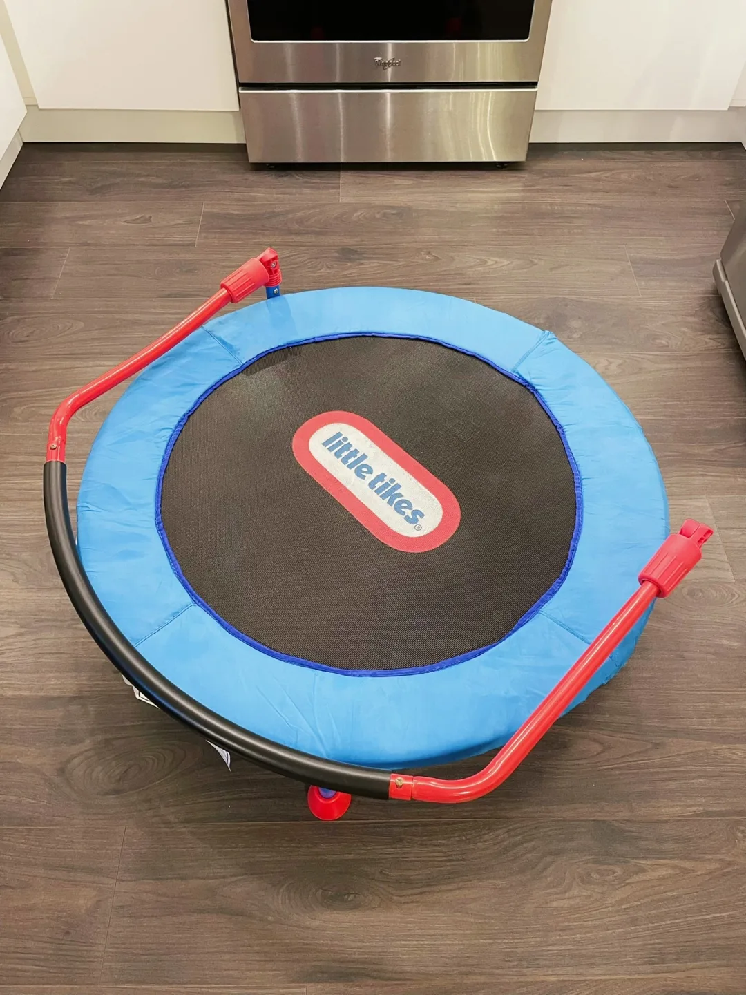 Excellent Condition Little Tikes Trampoline image indicator(3)