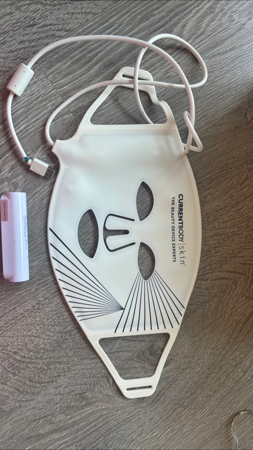 Currentbody series 1 red light therapy LED Mask thumbnail