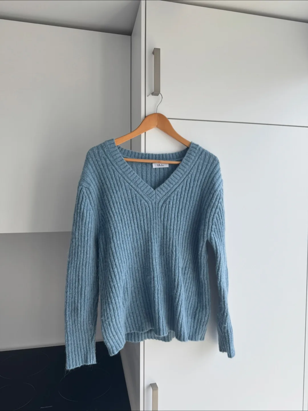 💙🩵 Blue V-Neck Knit Sweater thumbnail