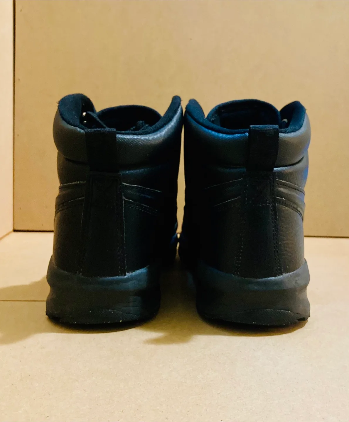 Nike Manoa Leather Boots - Black - Size 6Y - Youth image indicator(4)