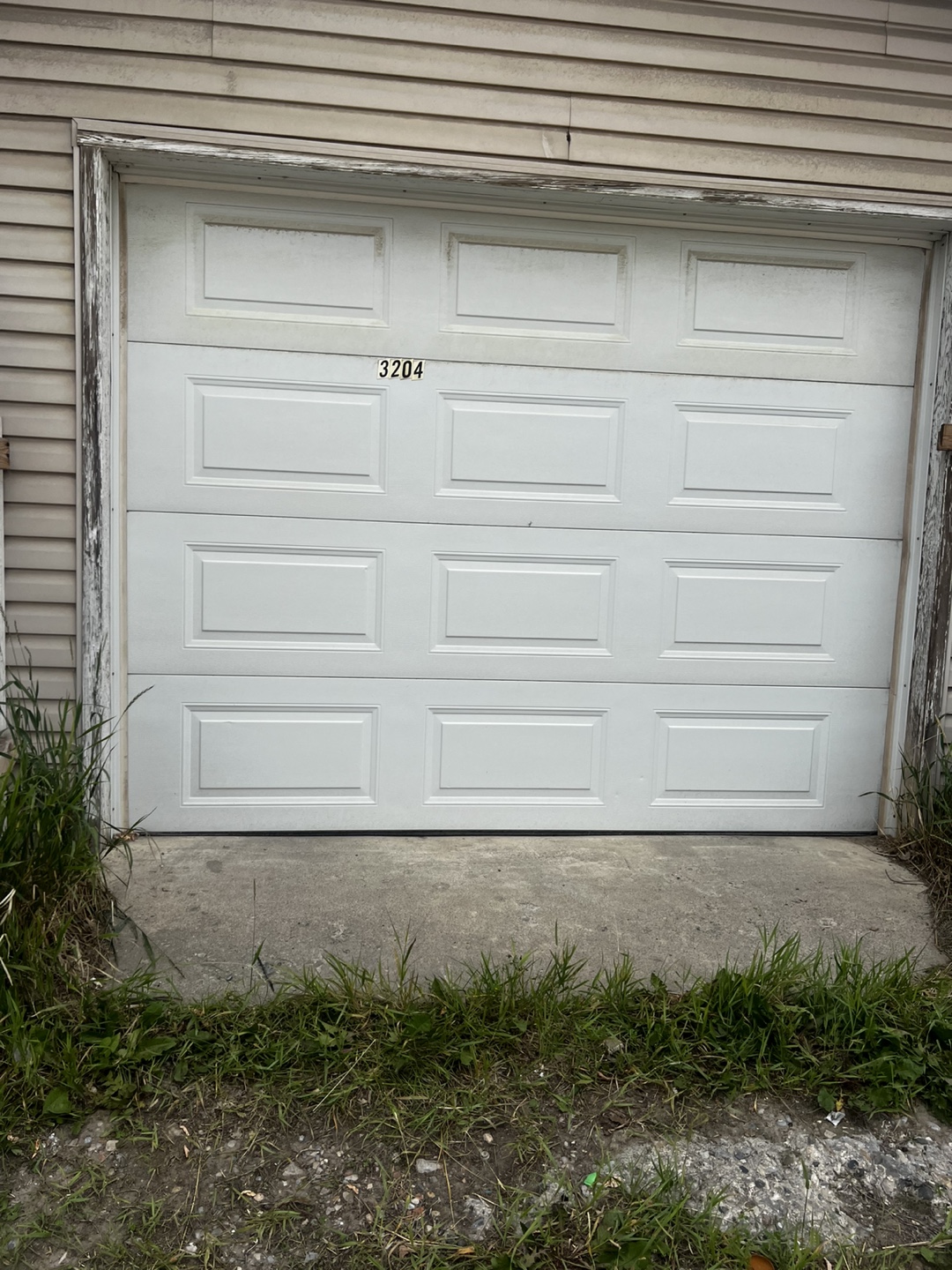 Single Detached Garage For Rent