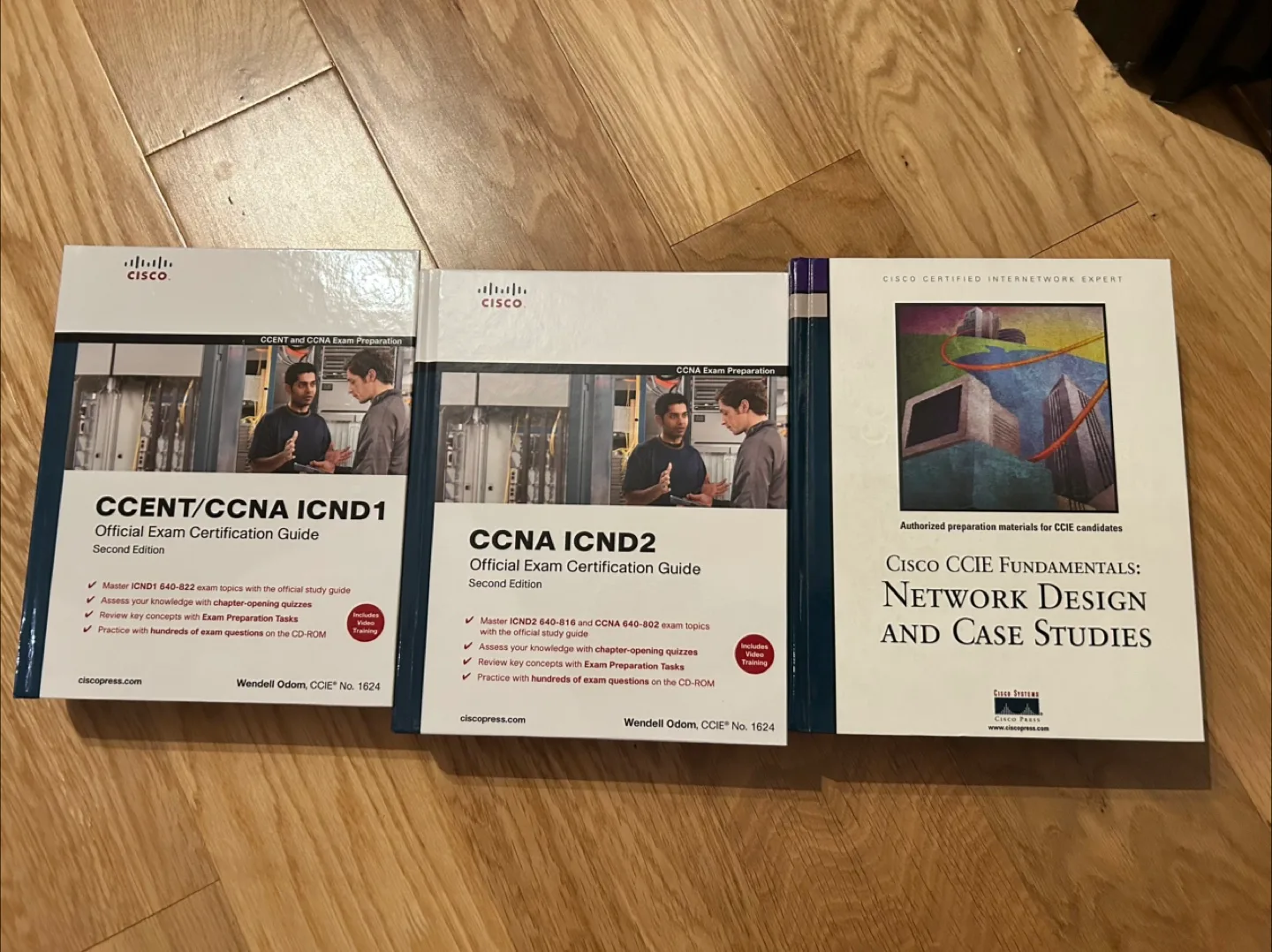 2x Cisco 2960 48 port gigabit switches plus books image indicator(6)