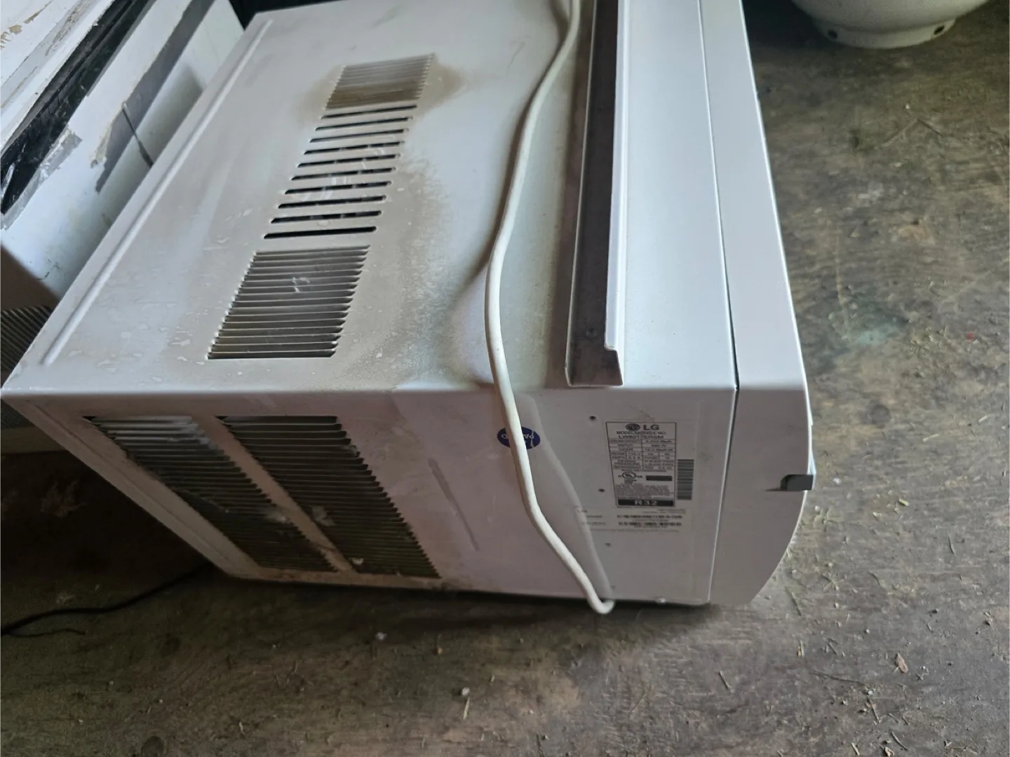 LG Window Air Conditioner - 8000. image indicator(6)