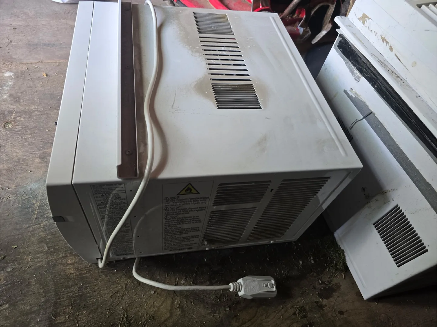 LG Window Air Conditioner - 8000. image indicator(4)