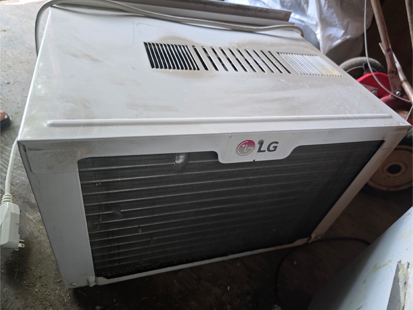 LG Window Air Conditioner - 8000. - photo 2