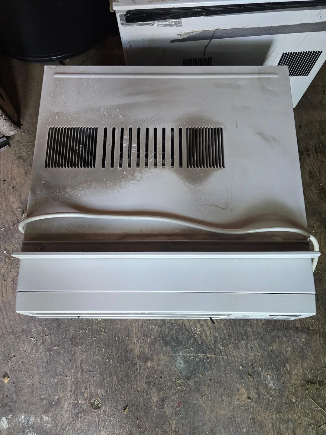 LG Window Air Conditioner - 8000. image indicator(5)