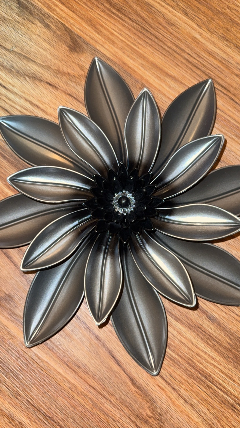 Metal Flower Wall Decor - photo 3