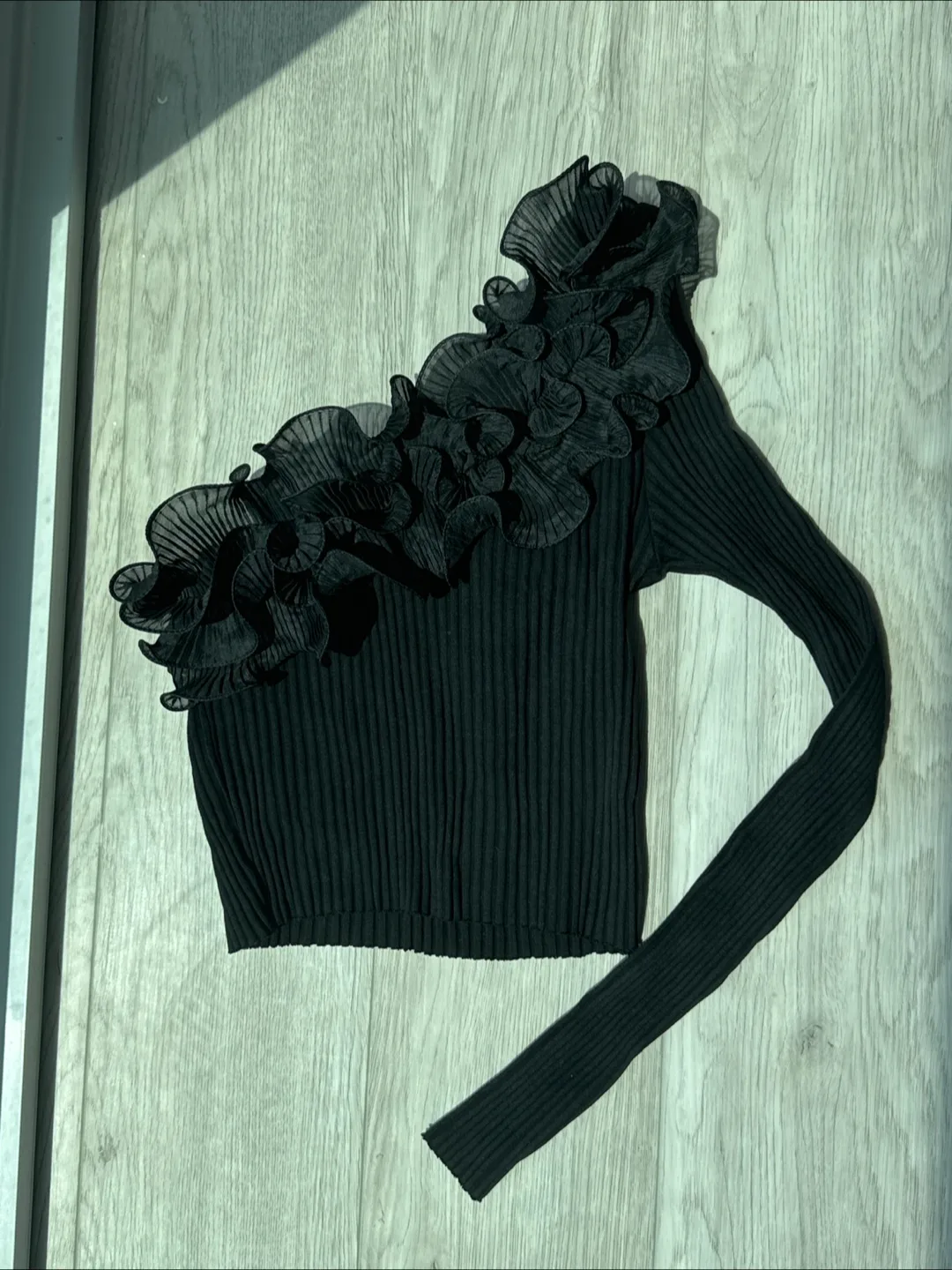 🖤 Zara Black Ruffle One-Shoulder Top - Size S thumbnail