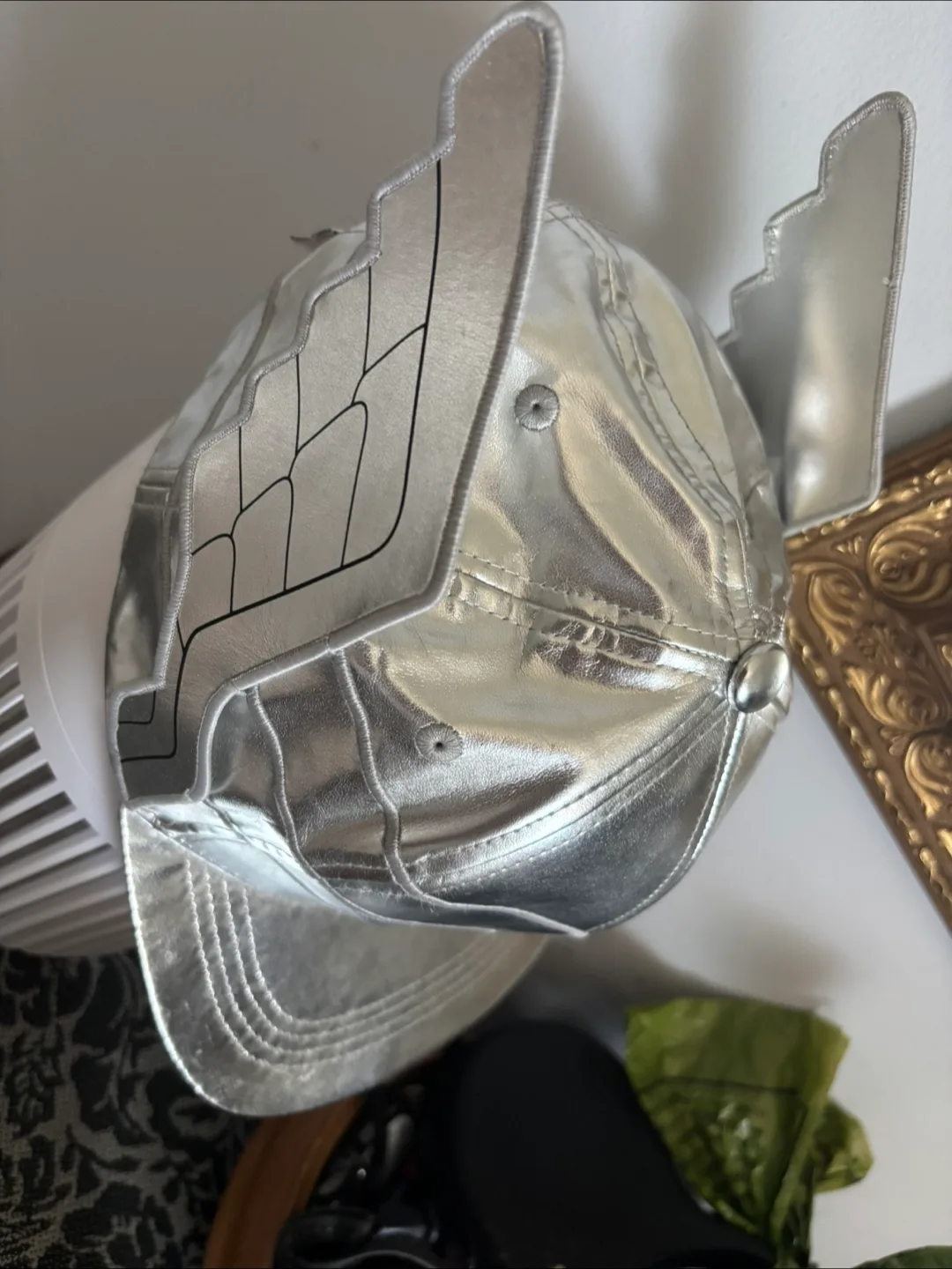 Marvel Universe Live! Silver Winged Hat image indicator(4)