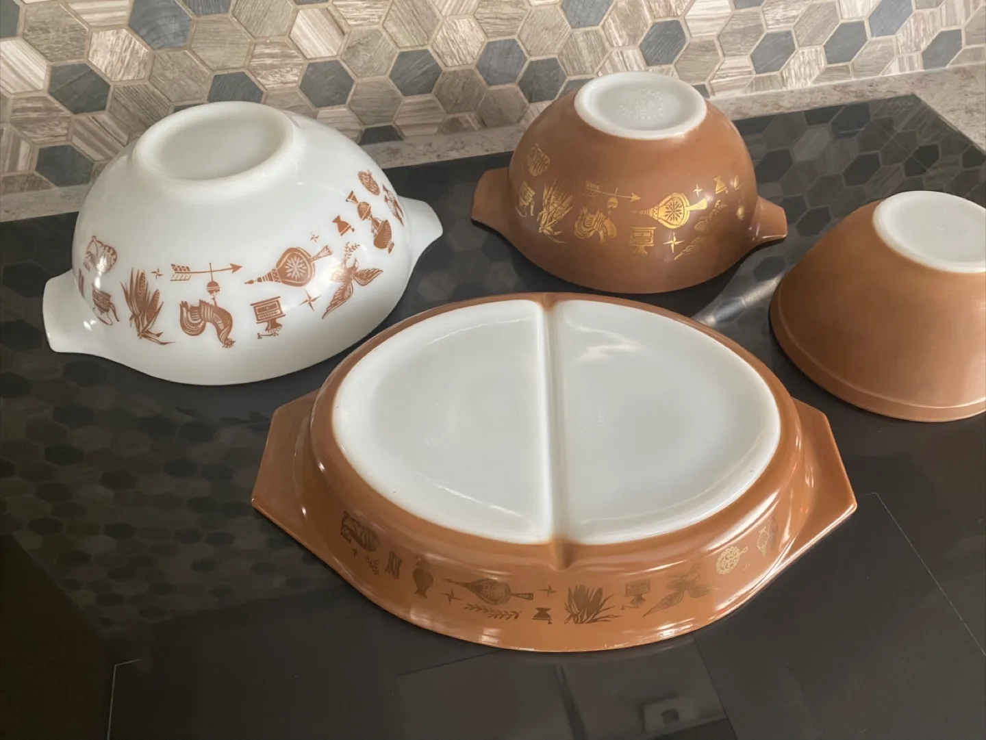 Vintage Pyrex Early American 4 Piece Set image indicator(4)