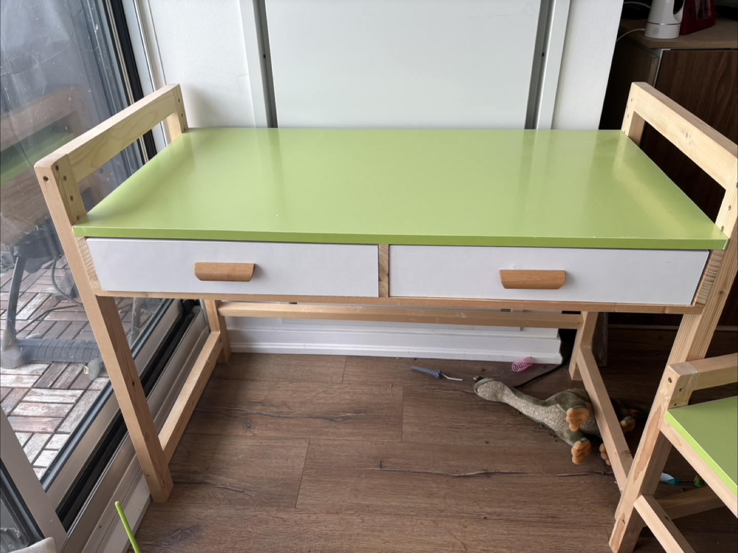 Height adjustable Kids Desk and Chair Set