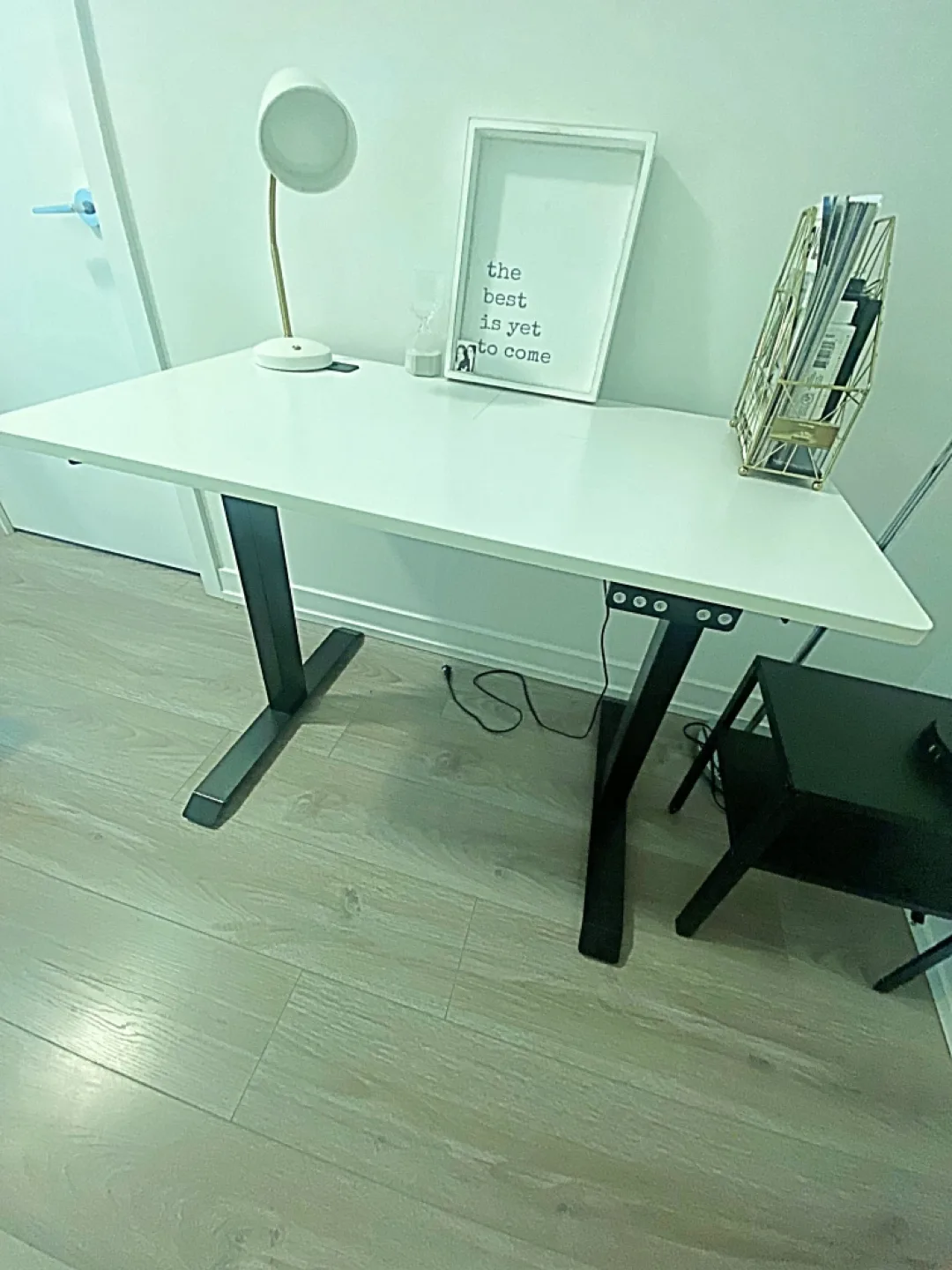 Adjustable Standing Desk thumbnail