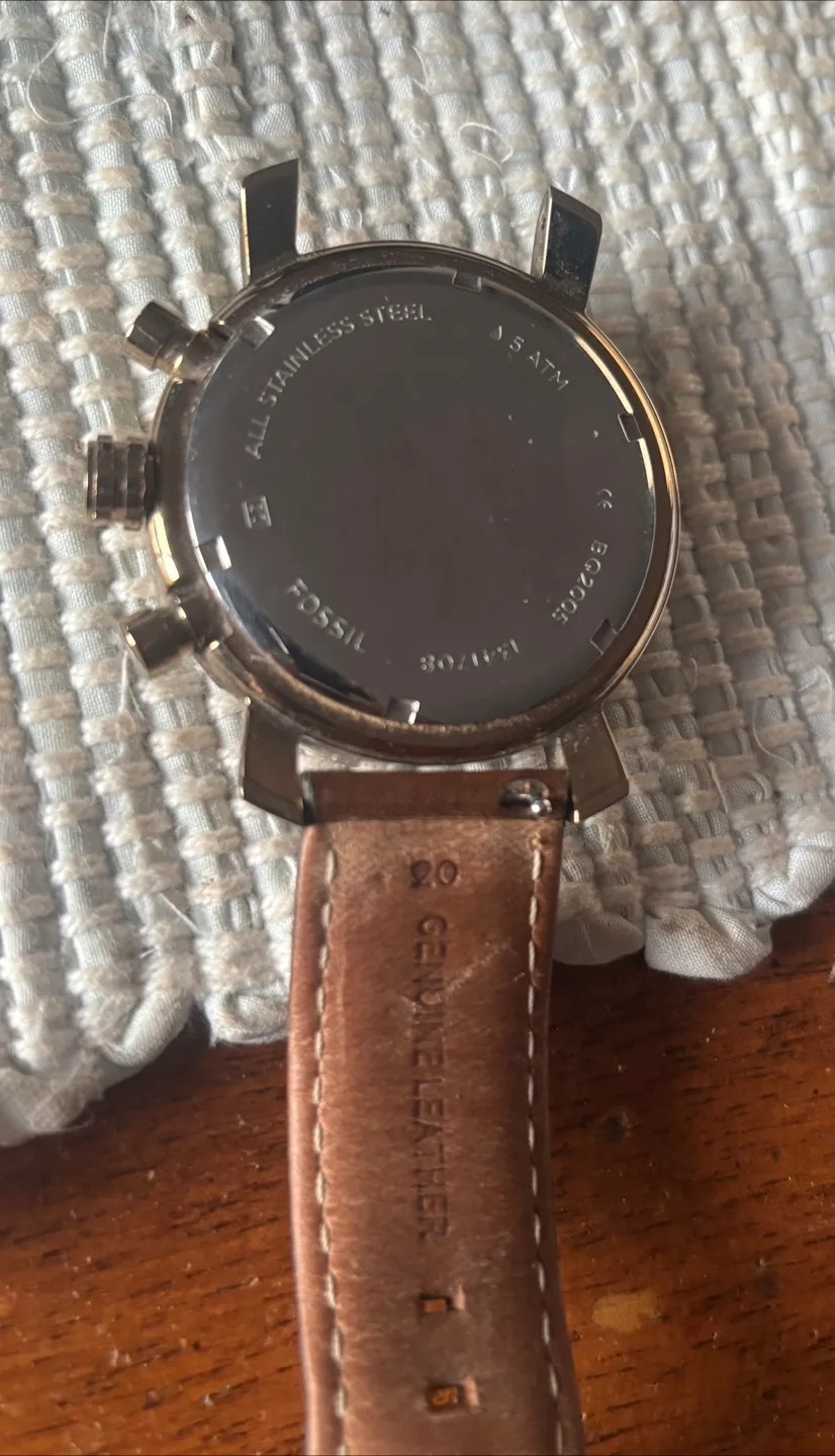 Fossil Chronograph Watch with Leather Strap image indicator(6)