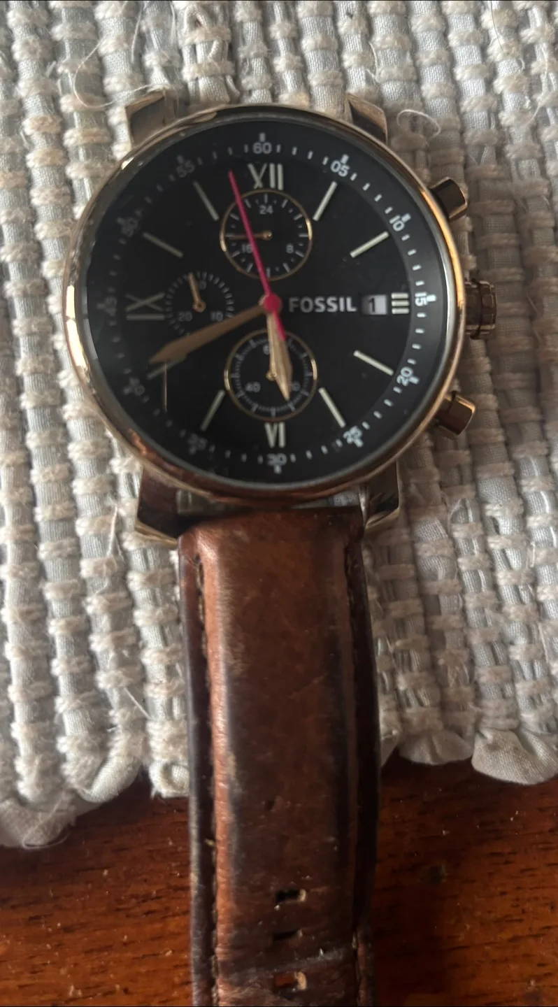 Fossil Chronograph Watch with Leather Strap image indicator(5)