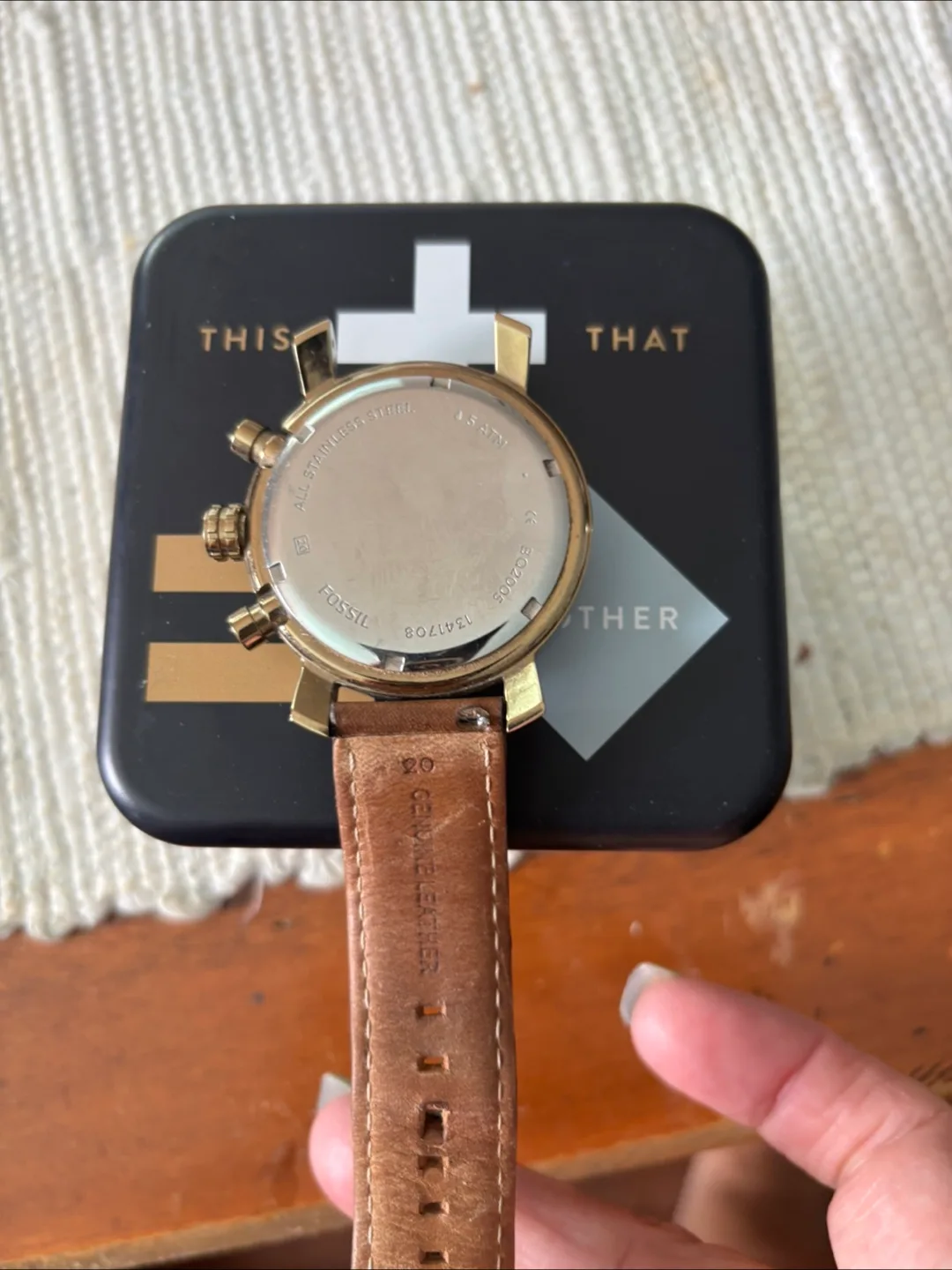 Fossil Chronograph Watch with Leather Strap image indicator(2)