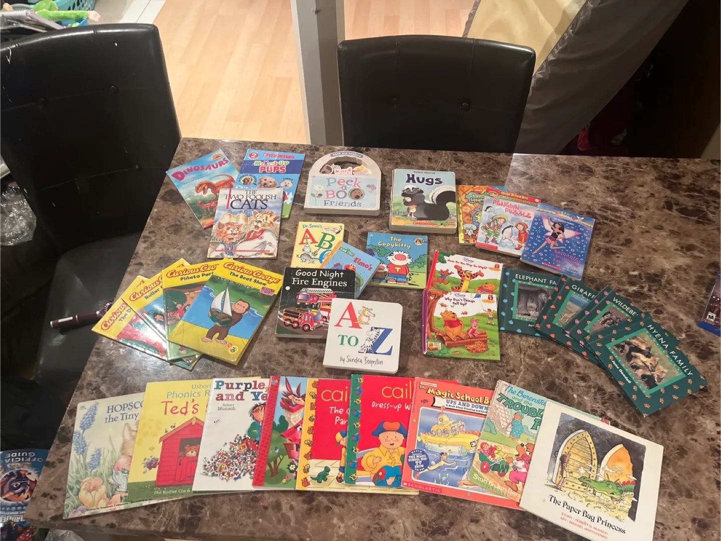 Kids Books Lot 33 BOOKS VARIATES thumbnail