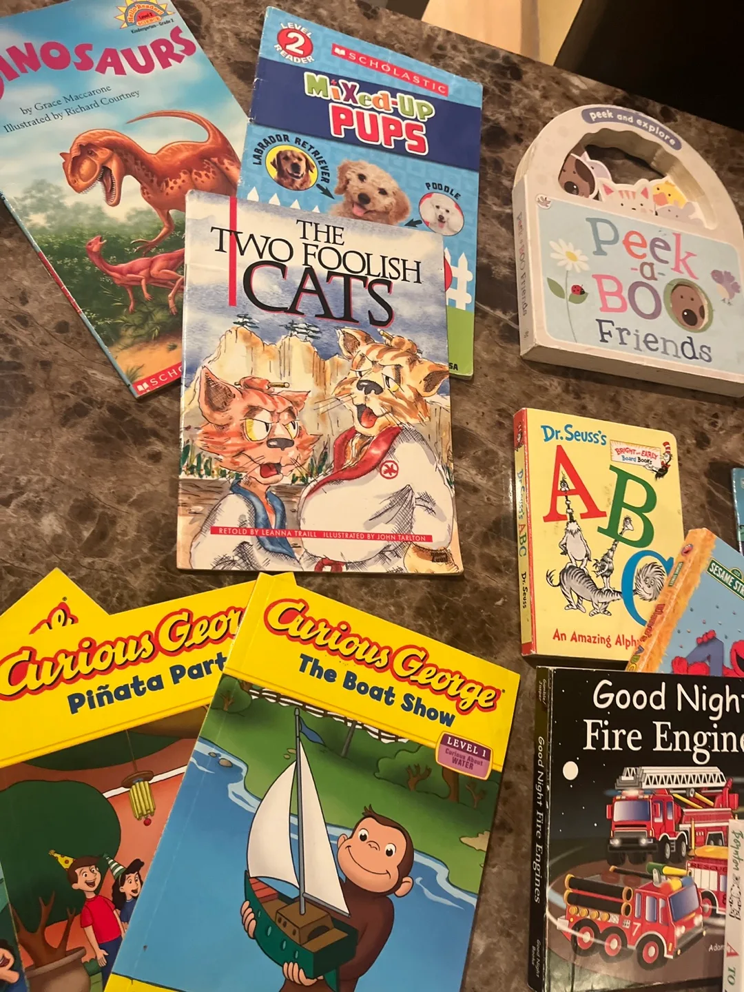 Kids Books Lot 33 BOOKS VARIATES image indicator(6)