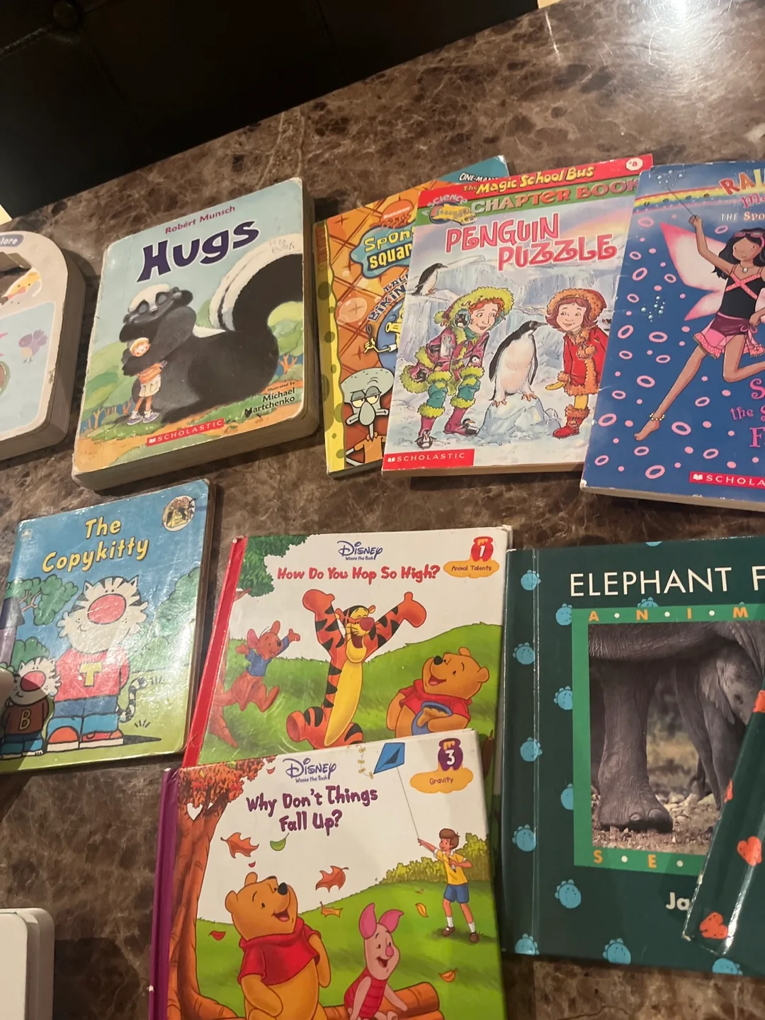 Kids Books Lot 33 BOOKS VARIATES image indicator(5)