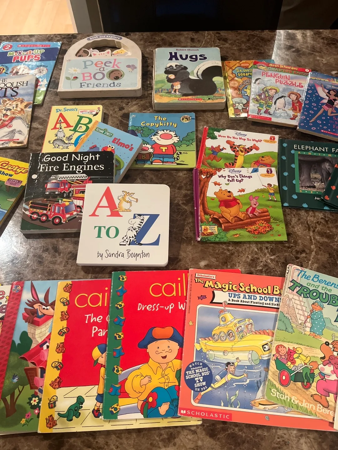 Kids Books Lot 33 BOOKS VARIATES image indicator(3)