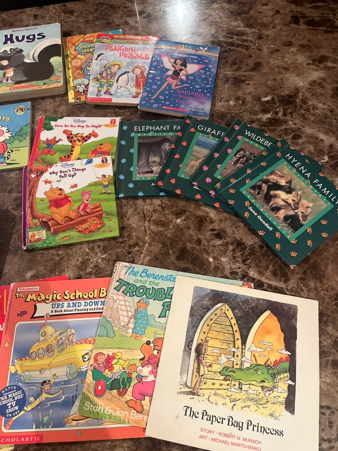 Kids Books Lot 33 BOOKS VARIATES image indicator(4)