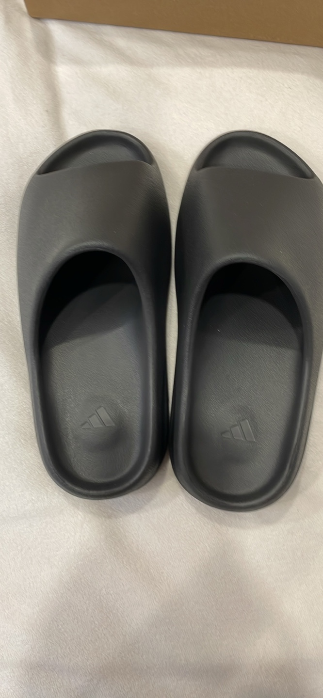 Adidas Yeezy Slide Onyx, Size 10 US, With Box - photo 5