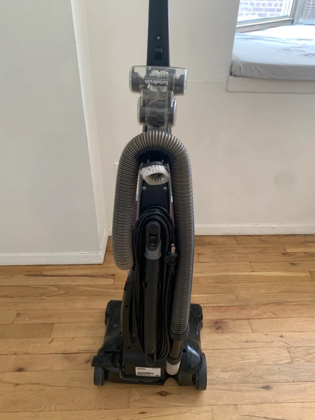 Bissell CleanView Multi Cyclonic Vacuum image indicator(4)