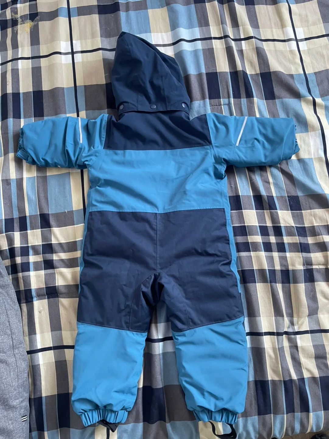 Patagonia Baby Snow Pile One-Piece Junior Snow Suit image indicator(2)